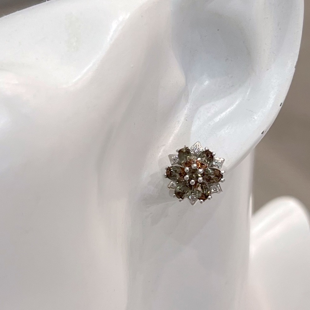 Jenipapo Andalusite Zircon Floral Stud Earrings - Picture 2 of 11